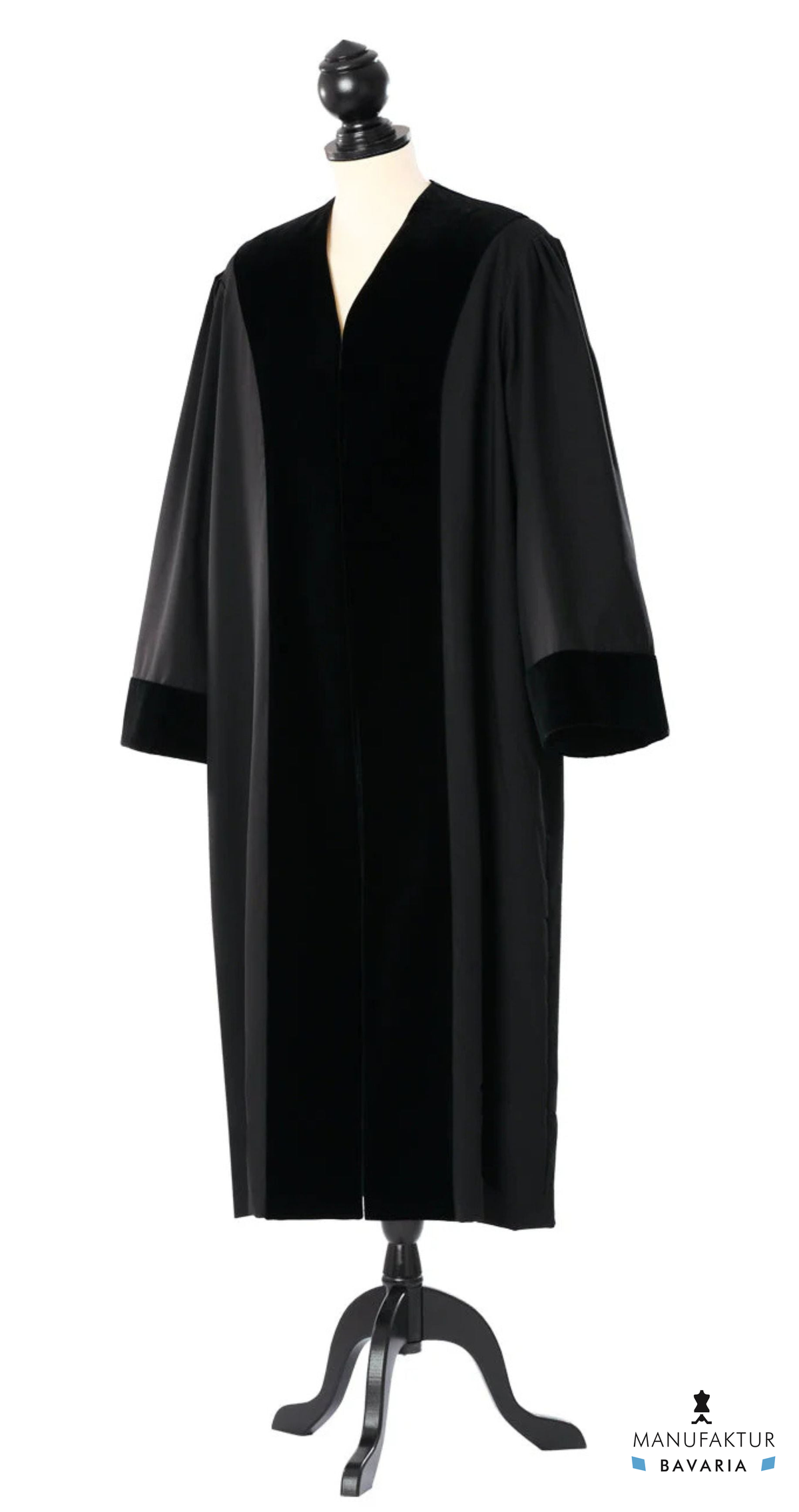 German commercial judge robe – front view with Manufaktur Bavaria cloth house mark