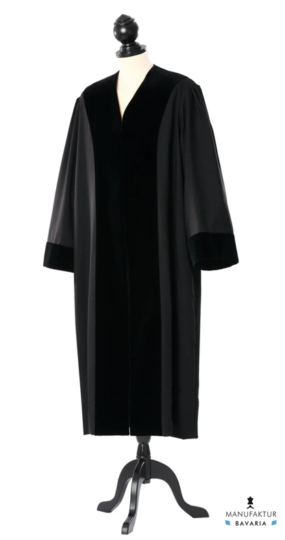 German commercial judge robe – front view with Manufaktur Bavaria cloth house mark