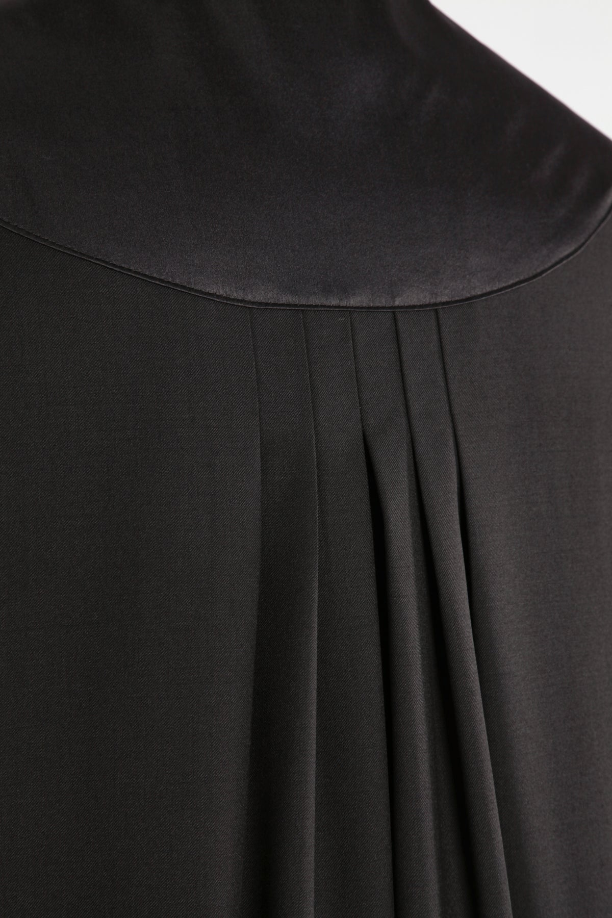 German Lawyer's Robe — back yoke with pleats, close-up