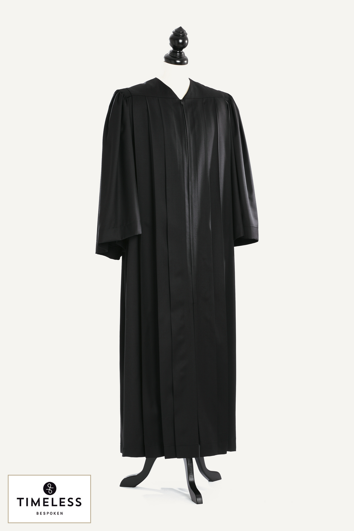 Principal US Judge Robe — Silver Wool / Gold Silk — studio photograph with fabric house mark