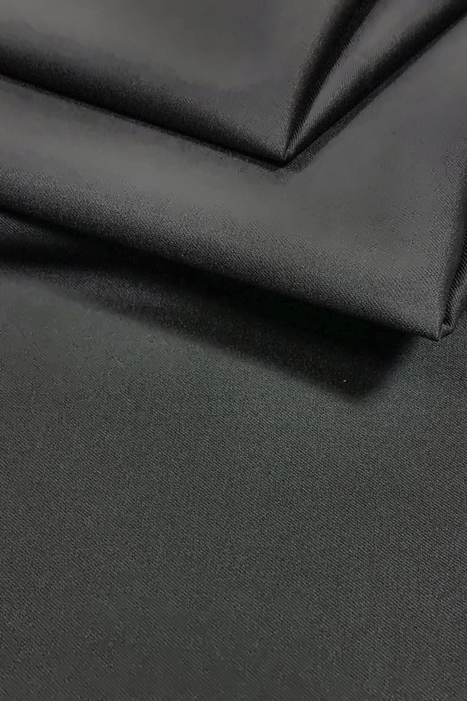 TIMELESS | bespoken Silver Wool — robe cloth, close-up