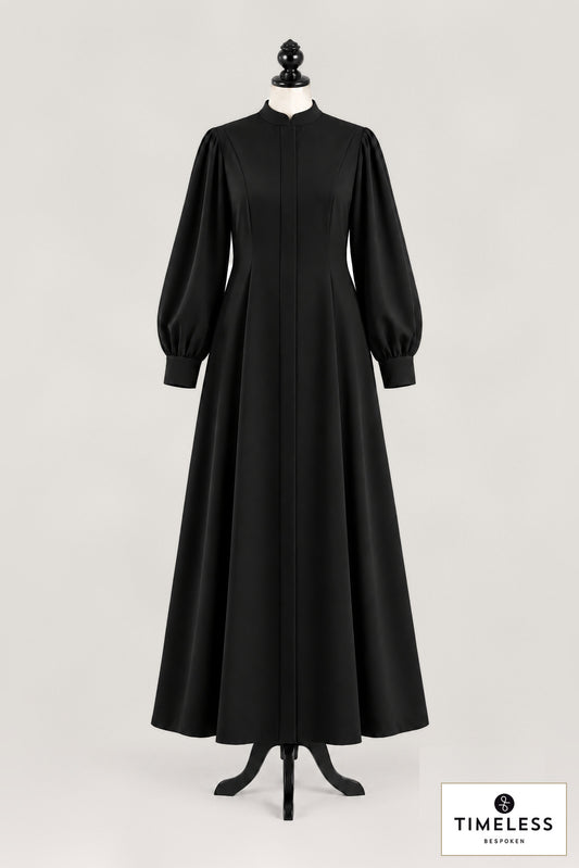 Women's preaching robe with shaping seams and a stand collar on a dress form – style visualisation · Silver Wool, Gold Silk